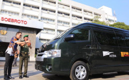 Astra Serahkan 5 Toyota HiAce Untuk Rumah Sakit Angkatan Darat