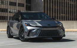 Toyota Camry Hybrid Kena Recall, Ada 51.644 Unit yang Bermasalah