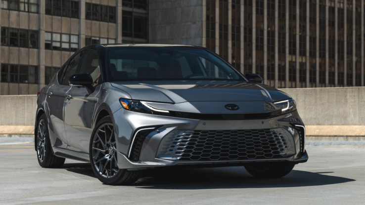 Toyota Camry Hybrid Kena Recall, Ada 51.644 Unit yang Bermasalah