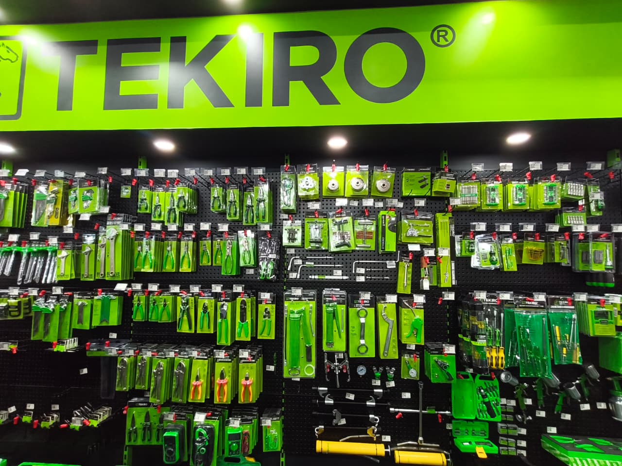 Tak Hanya Jual Perkakas Otomotif, Tekiro Tingkatkan Kompetensi Mekanik
