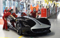 Ini Ferrari Pertama yang Keluar dari Jalur Produksi Usai Pandemik Covid-19