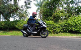Test Ride - Menyusuri Jakarta dengan Honda PCX Hybrid
