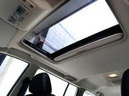 Sunroof Mobil Perlu Dilapisi Kaca Film?