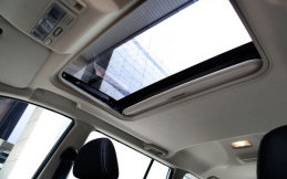 Sunroof Mobil Perlu Dilapisi Kaca Film?