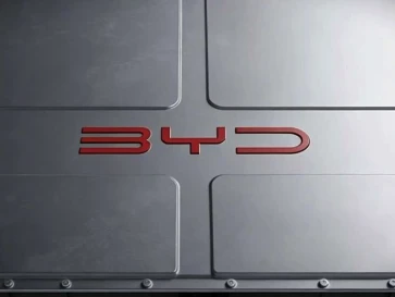 BYD Punya Cara Aneh Dinginkan Baterai, Sel Langsung Direndam Cairan