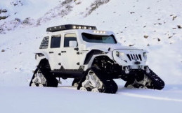 Modifikasi Jeep JK 'Arctic Frog' Edition Taklukkan Medan Bersalju