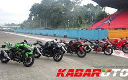 Menguji Ketangguhan Kawasaki Ninja 250 di Sentul