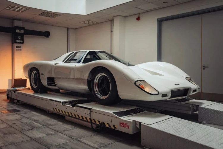 Restorasi McLaren M6GT oleh MSO: Hidupnya Impian Bruce McLaren