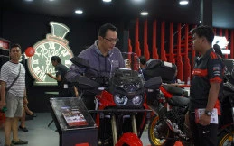 Tak Sekadar Jualan, QJMotor Ajak Konsumen ke Pabrik di Tiongkok