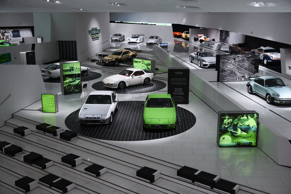 Porsche Pamer Deretan Mobil Legendaris di Eranya