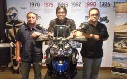 Triumph Resmikan Showroom Baru 