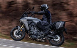 Yamaha Tracer 9 GT Hadirkan Boks Motor Lepas-Pasang Keyless