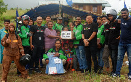 Gojek Salurkan Bantuan Untuk Korban Bencana Banjir di Sentani