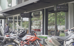 Mobil Lubricants Indonesia Resmikan Mobil Bike Cafe, Tempat Nongkrong dan Perawatan Motor Bikers