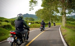 Tata Krama Menyalip Kendaraan di Jalan, Sobat Wajib Paham
