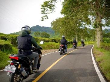 Tata Krama Menyalip Kendaraan di Jalan, Sobat Wajib Paham