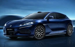 Denza Z9 GT e3 Flash Charge Terbaru Punya 1.156 Dk, Tapi Harganya Turun Rp100 Jutaan