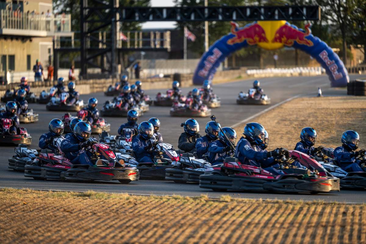 100 Pembalap gokart