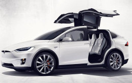 Braket Penguat Bodi Belum Terpasang, Tesla Model X Ditarik Kembali
