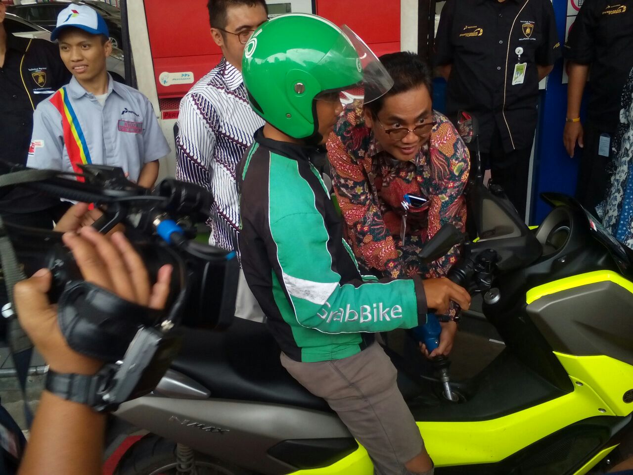 Beli Produk Pertamina, Mitra Grab Bisa Umroh dan Dapat Hadiah Motor