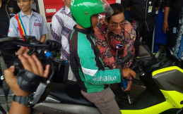 Beli Produk Pertamina, Mitra Grab Bisa Umroh dan Dapat Hadiah Motor