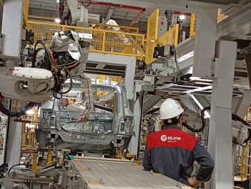Persaingan Mobil Listrik, Vinfast Kejar Target TKDN 80 Persen