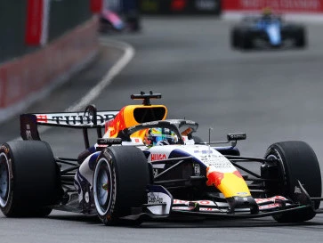 Berita F1: Arvid Lindblad Turut Andil dalam Pertarungan Racing Bulls