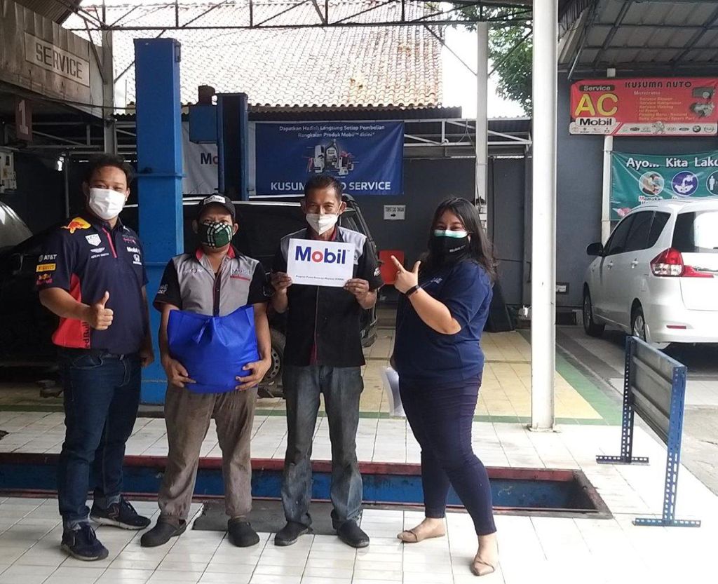 Merek Pelumas Mobil Bantu Mitra Mekanik Terdampak PPKM